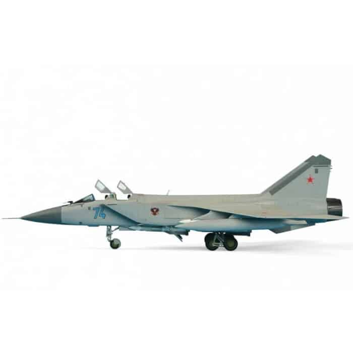 Российский перехватчик дальнего действия МИГ-31Б